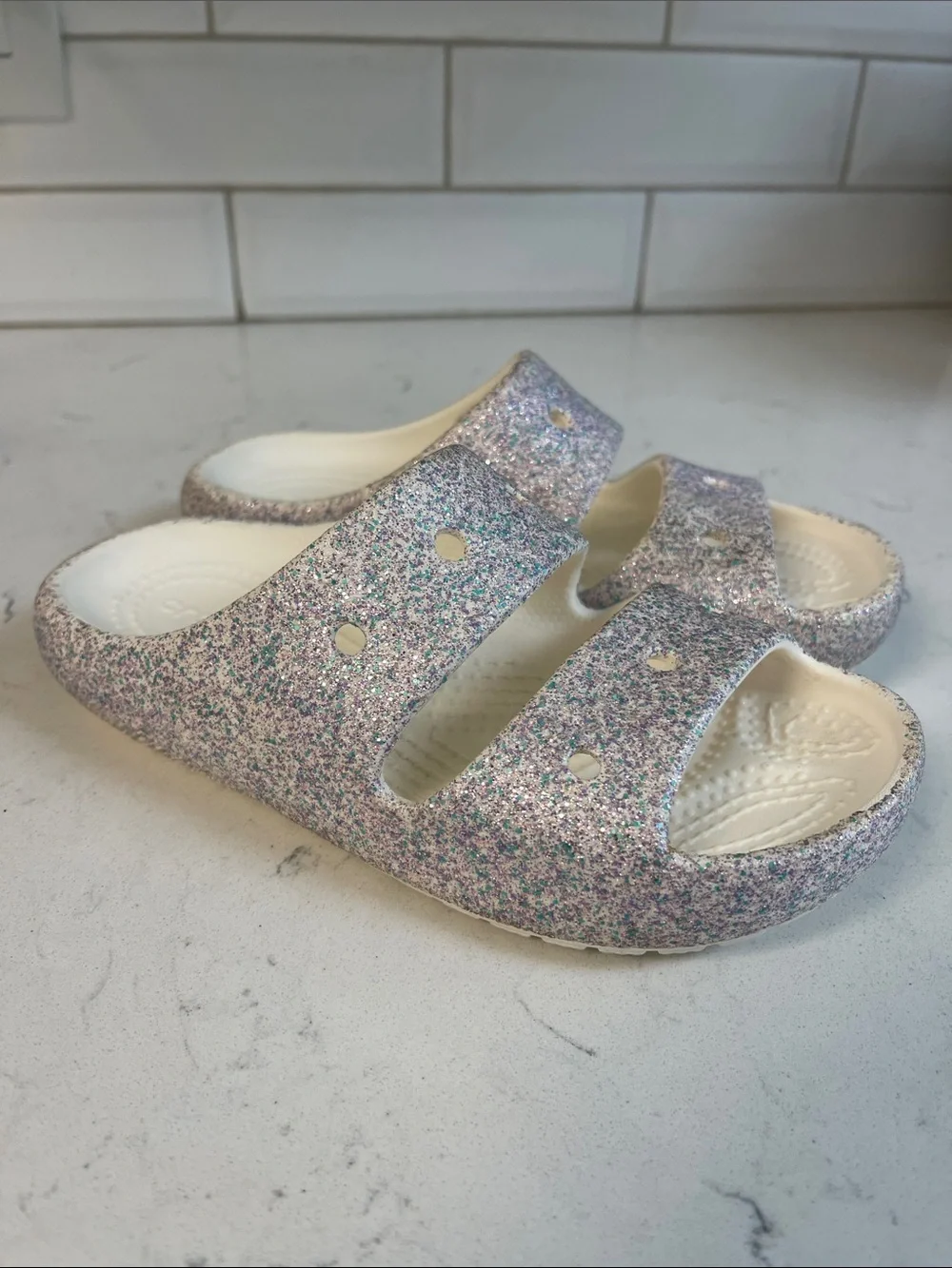 Crocs Glitter Sandal V2 Girl’s size 13 Styke #209705 Mystic Glitter